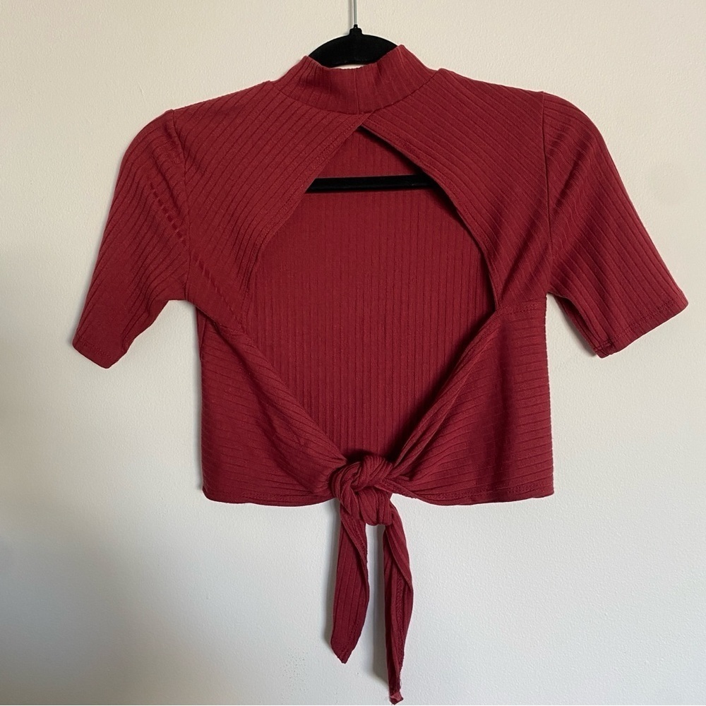 Forever 21 Raspberry Red Ribbed Tie-Back Crop Top - Picture 4 of 5
